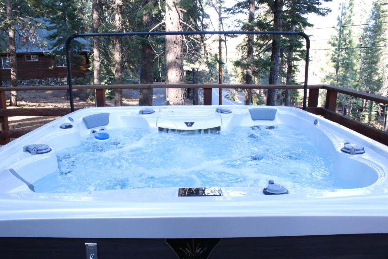 Camp Telemark- Hot Tub- Pet Friendly- Wood Fireplace - Amenities Villa Truckee Exterior photo