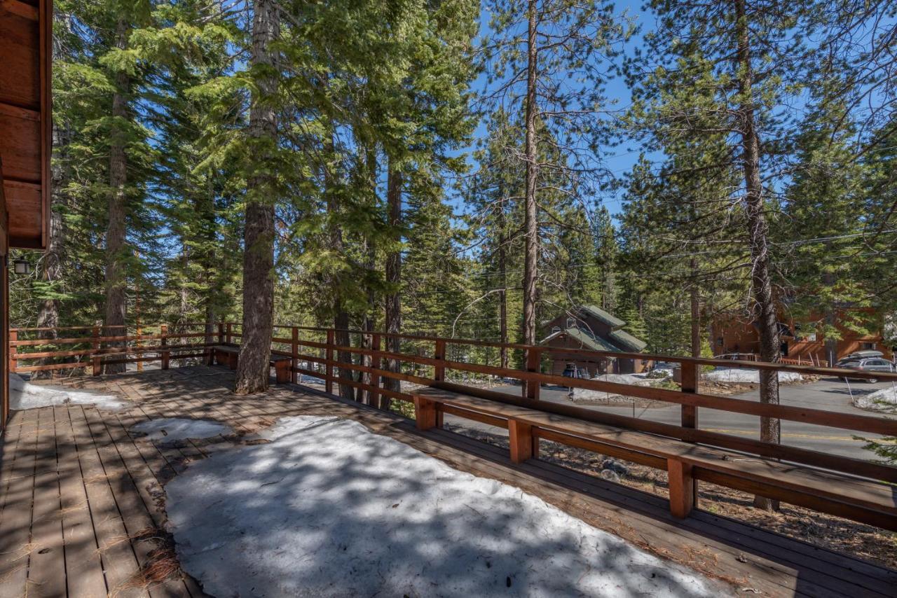 Camp Telemark- Hot Tub- Pet Friendly- Wood Fireplace - Amenities Villa Truckee Exterior photo