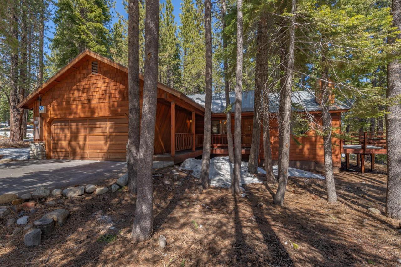 Camp Telemark- Hot Tub- Pet Friendly- Wood Fireplace - Amenities Villa Truckee Exterior photo