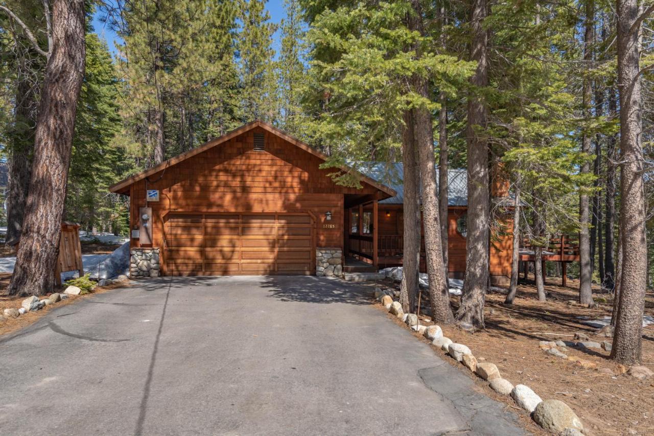 Camp Telemark- Hot Tub- Pet Friendly- Wood Fireplace - Amenities Villa Truckee Exterior photo